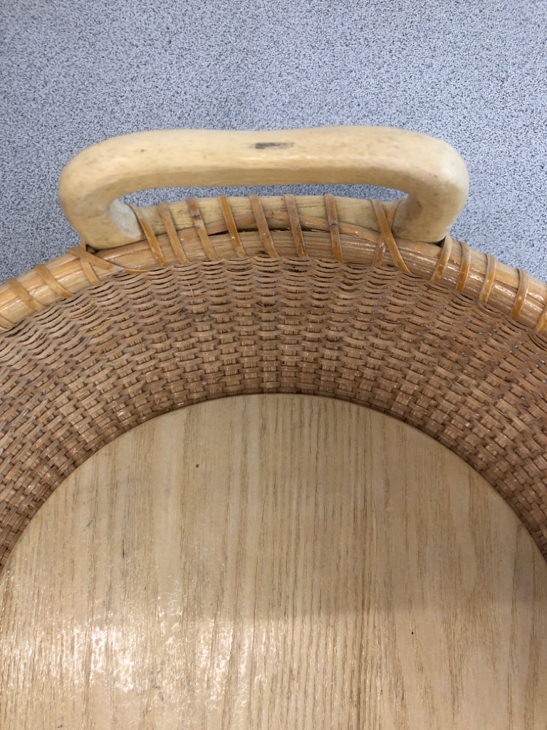 WICKER BASKET TRAY W/WOOD BOTTOM AND HANDLES.