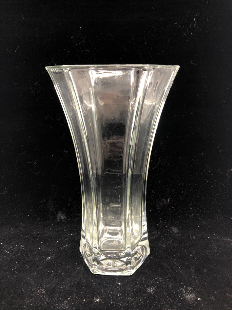 FLARED TOP GLASS HEXAGON SHAPE VASE.