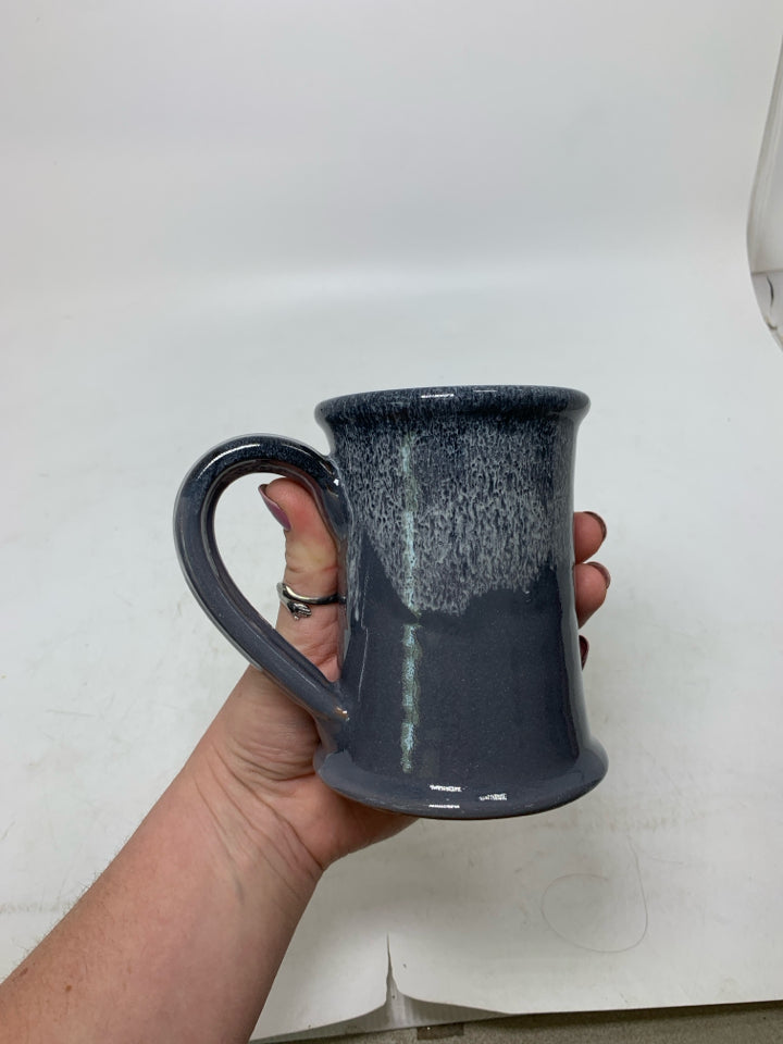 POTTERY MARSHALL SLOCUM INN MUG.