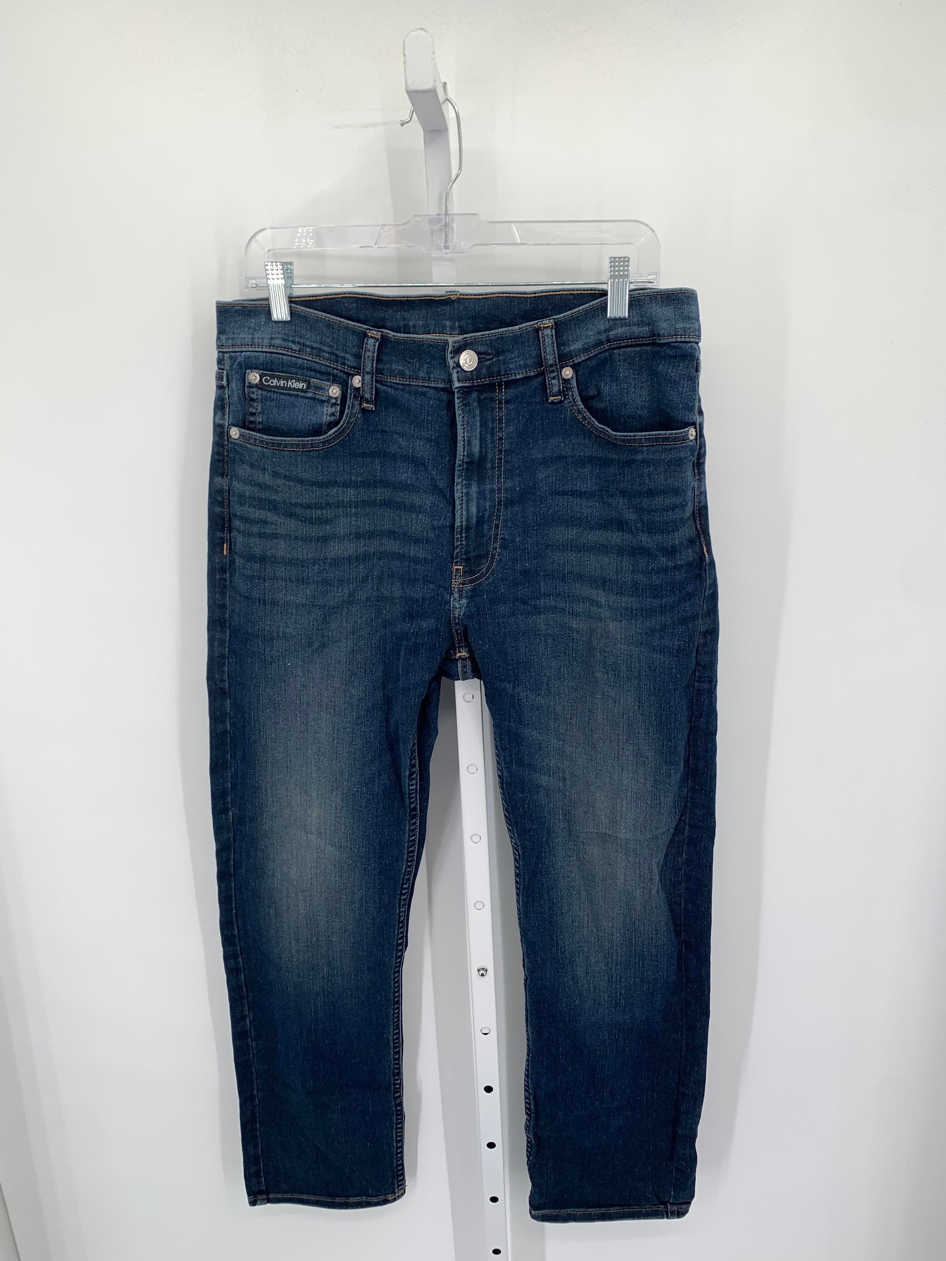 SLIM STRAIGHT FIT JEANS