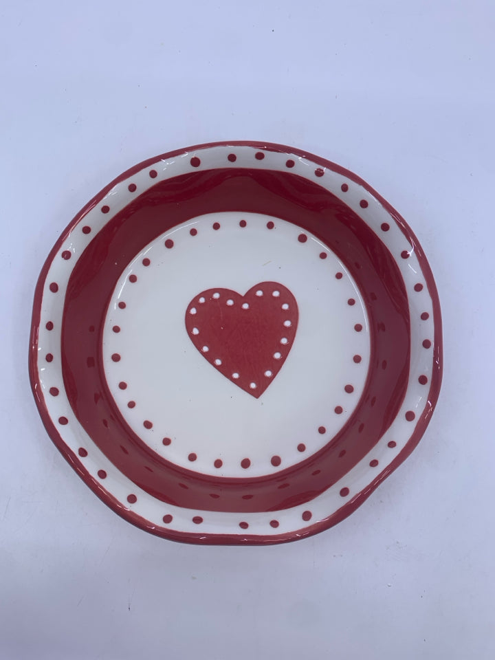 RED AND WHITE WAVY EDGE HEART DISH.