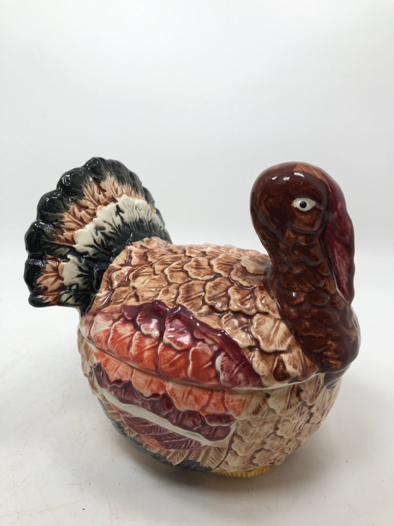TURKEY PAINTED CERAMIC GRAVY BOAT.