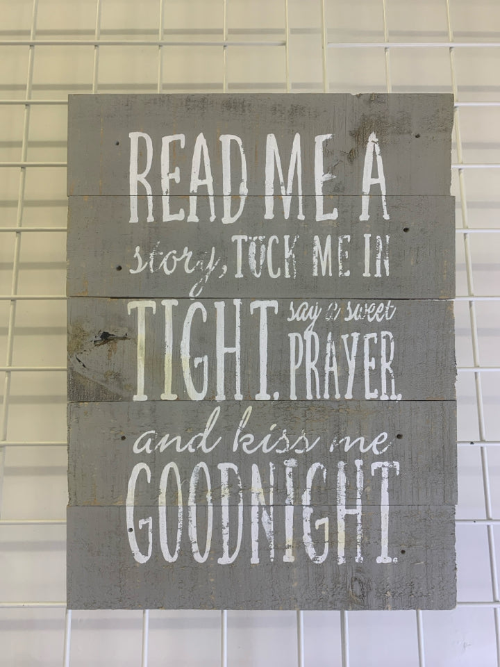 GREY WOOD READ ME WAL HANGING.