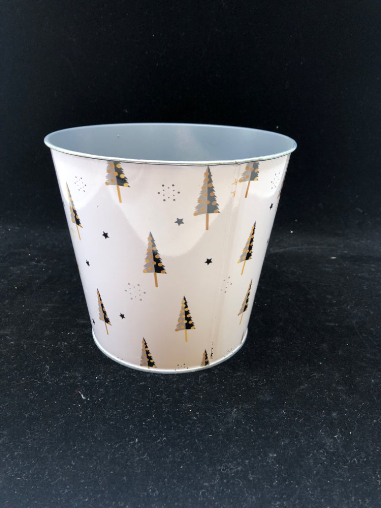"MERRY CHRISTMAS" WHITE METAL BUCKET-BLACK/GOLD TREES.