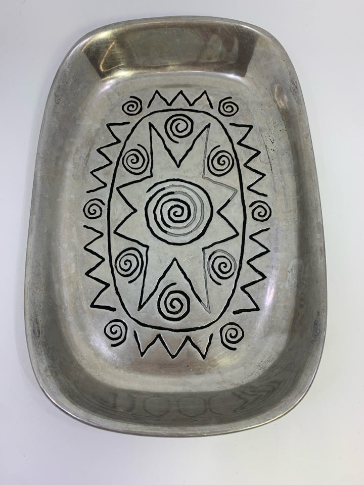 WILTON ARMETALE REGGAE BREAD TRAY.