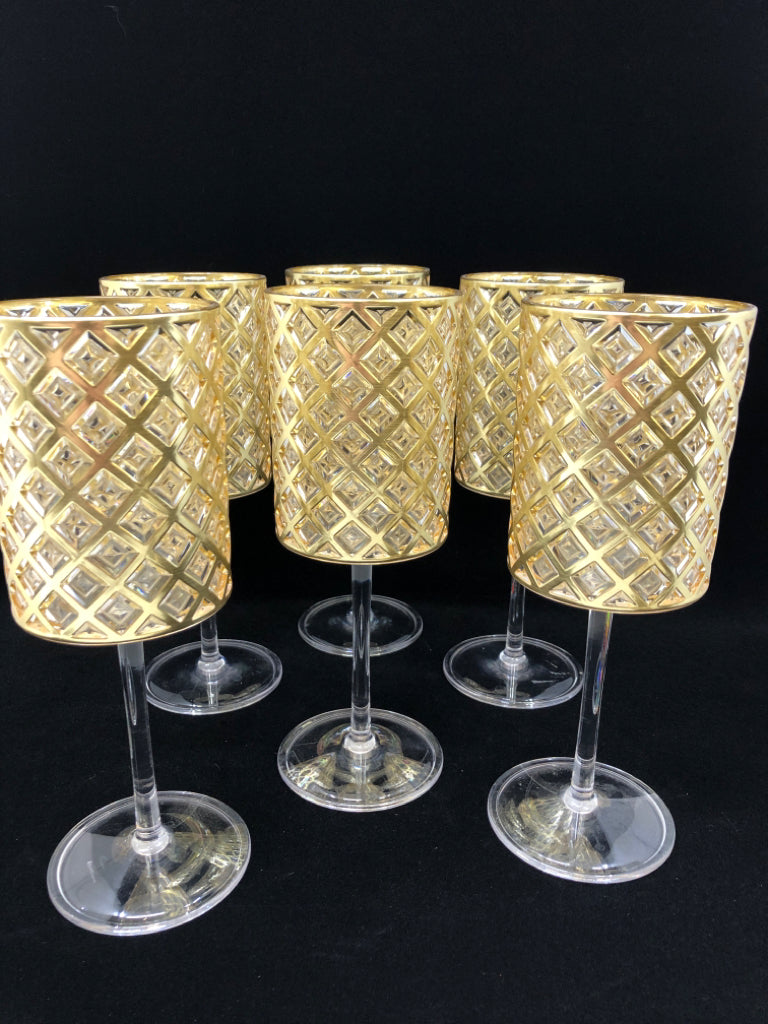 6 PLASTIC W/GOLD DIAMOND DESIGN WINE CUP.