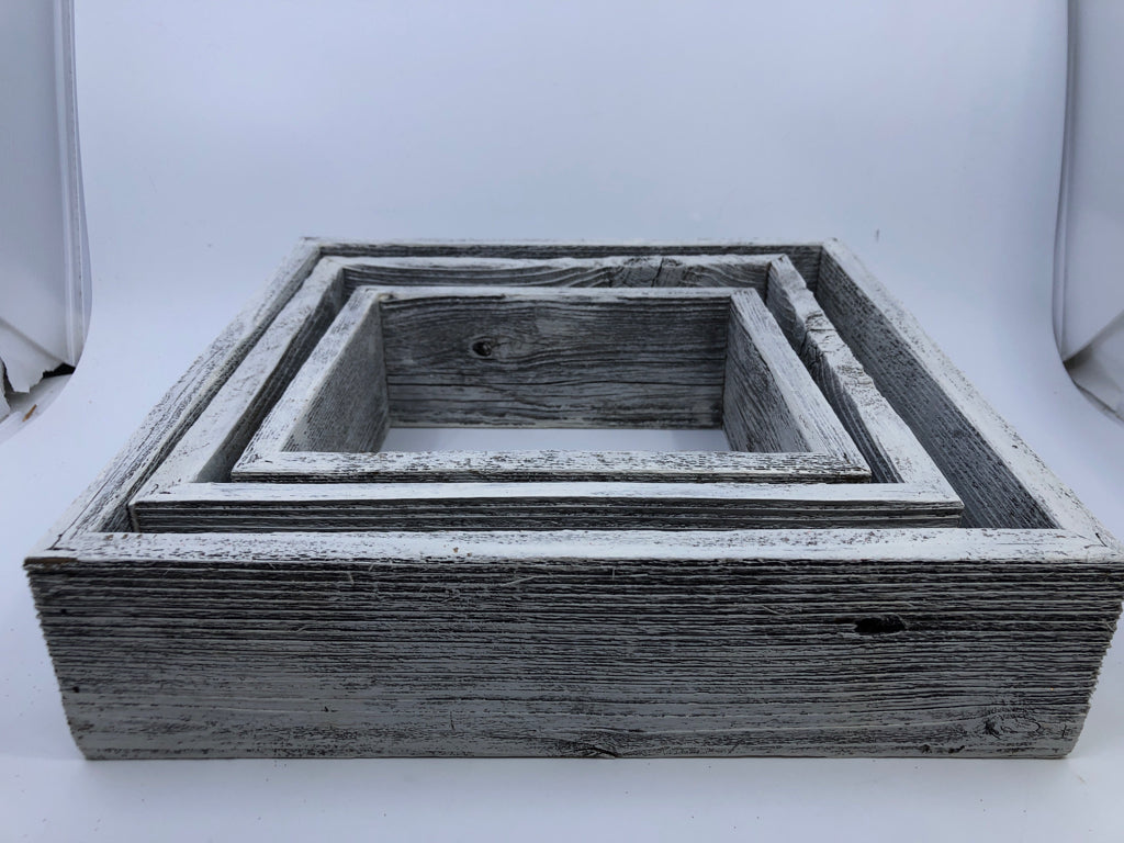 3 SQUARE DISTRESSED WOOD SHELVES.