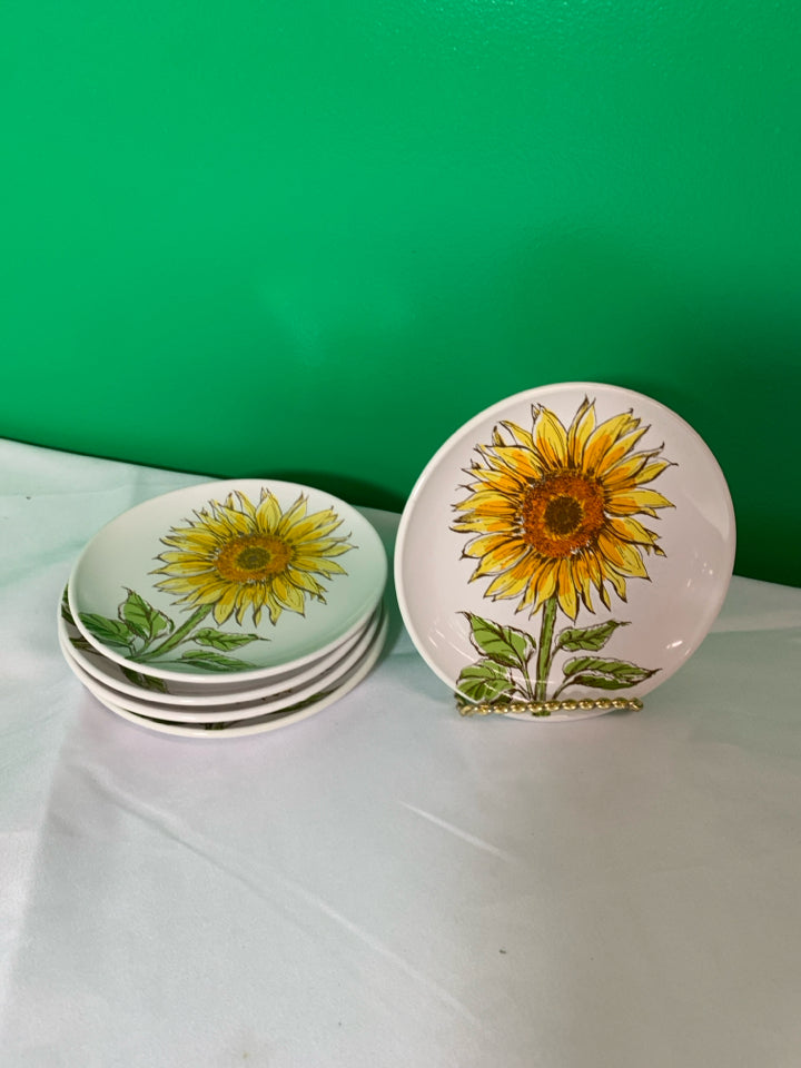 5 WHITE SUNFLOWER DESSERT PLATES.