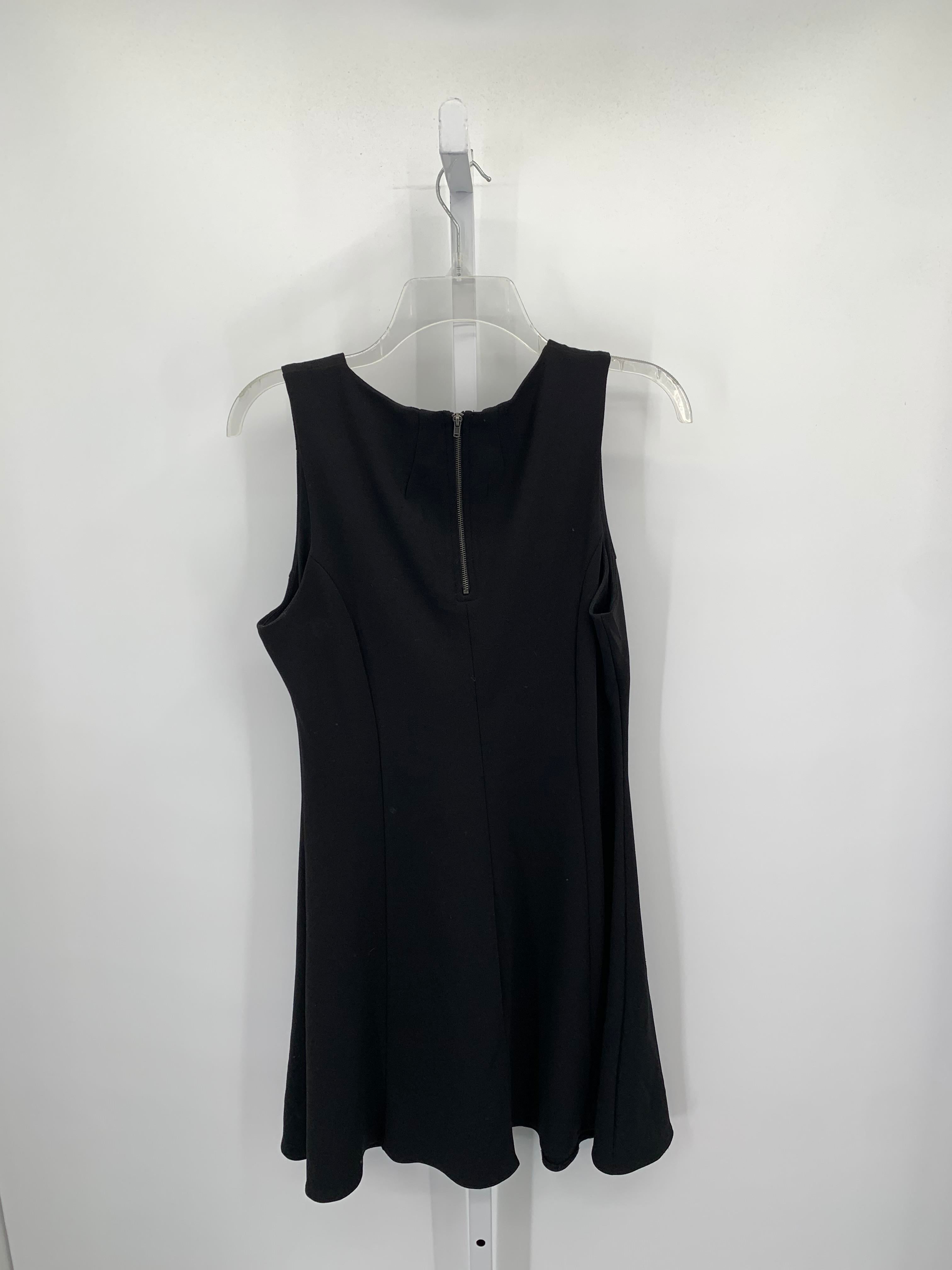 elodie Size Medium Juniors Sleeveless Dress