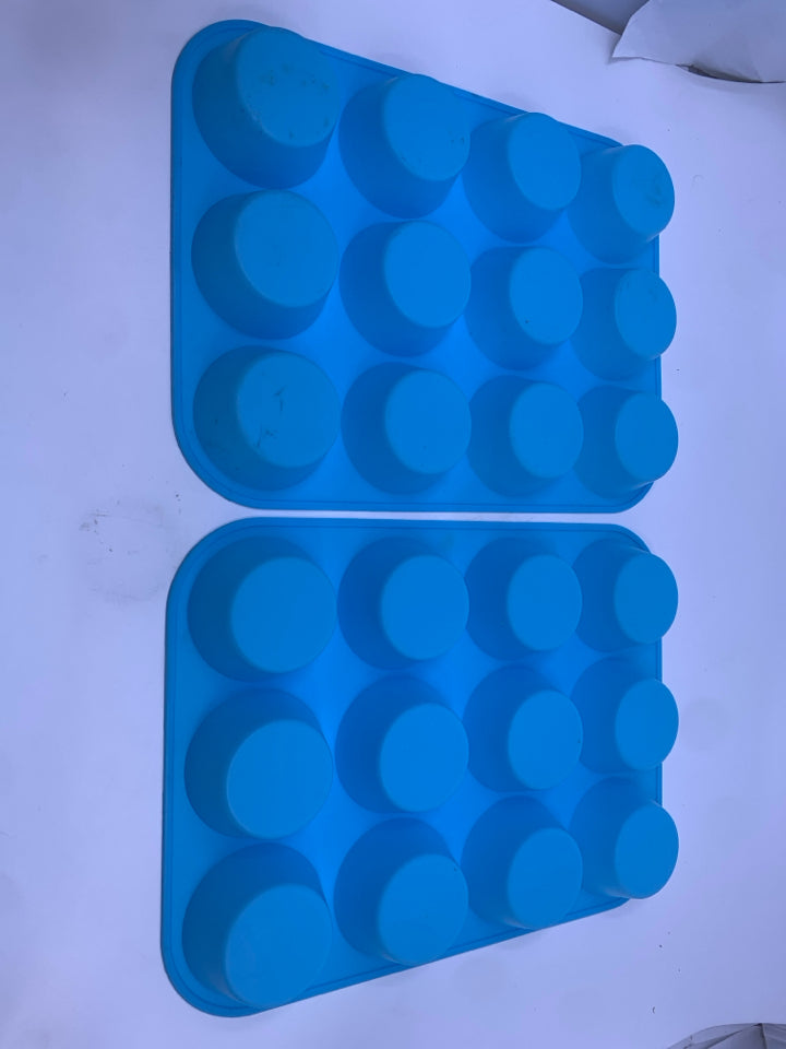 2 LIGHT BLUE SILICONE MUFFIN PAN.