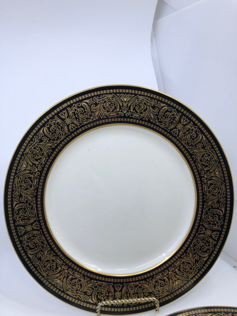 4 VTG BLACK AND GOLD ACCENT DINNER PLATES.