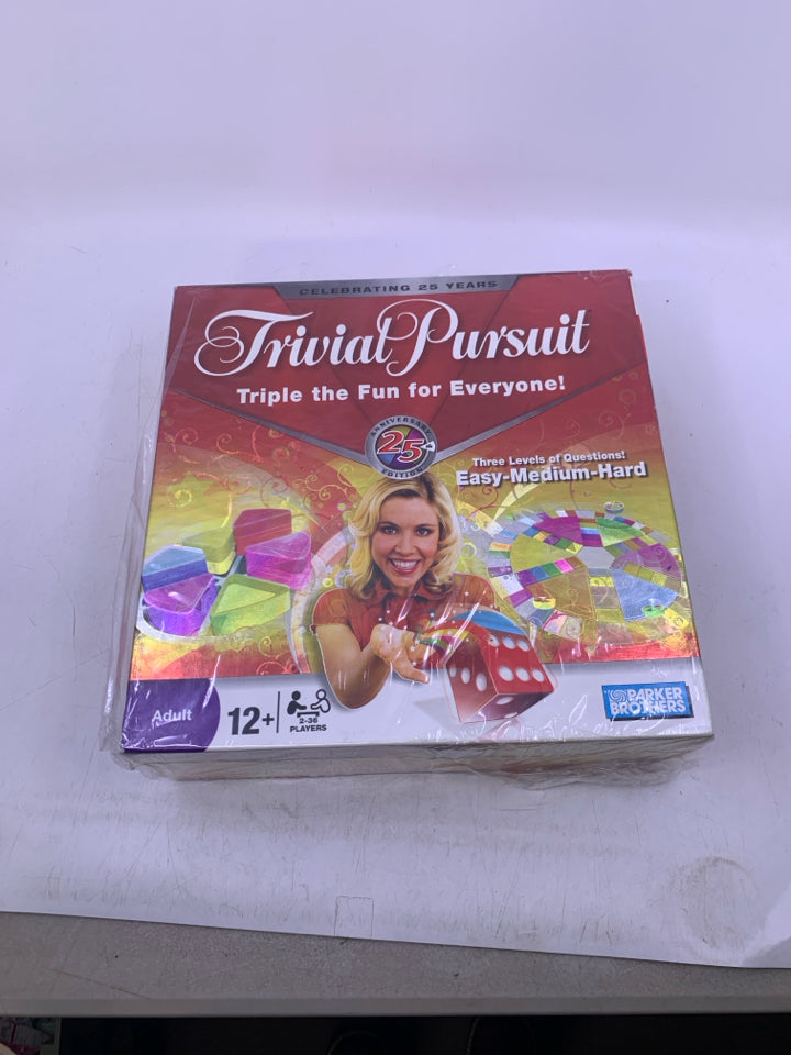 NIP TRIVIAL PURSUIT CELEBRATING 25 YEARS.