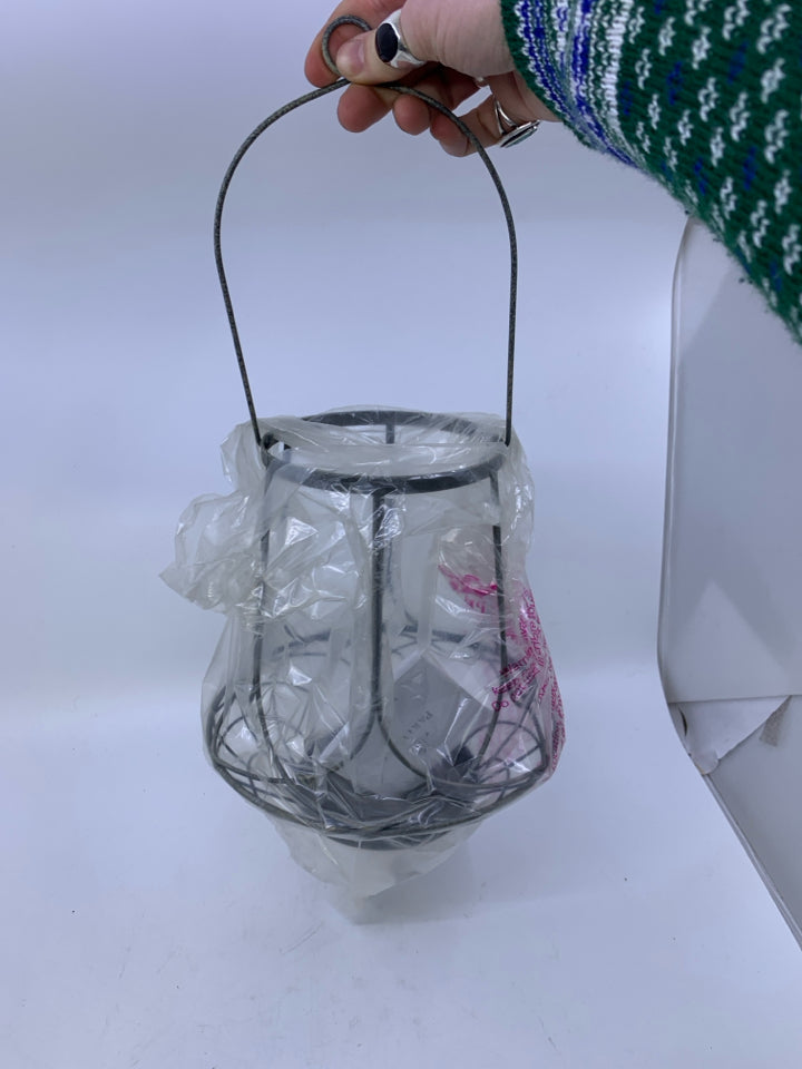 NIB GARDEN SANCTUARY HANGING HANGING LANTERN.
