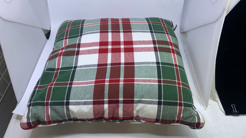 GREEN/RED PLAID PILLOW.