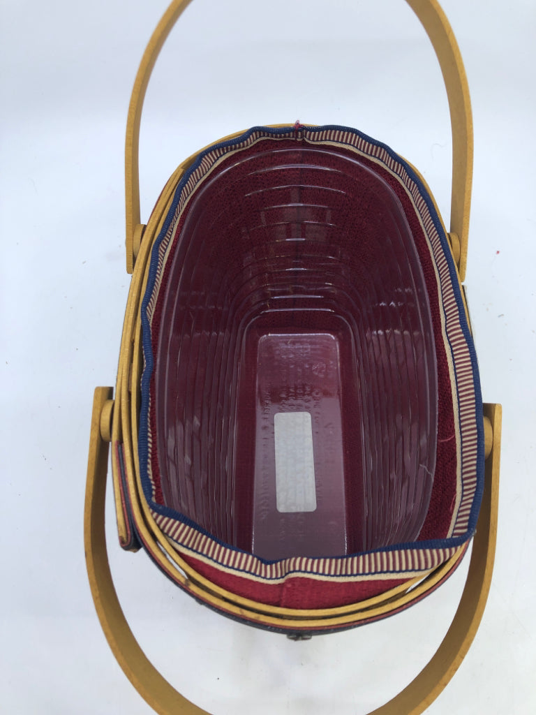 2003 BEE BASKET- FAMILY SIGNED ROUNDED RECTANGLE W/2 HANDLES, LINER, PROTECTOR-