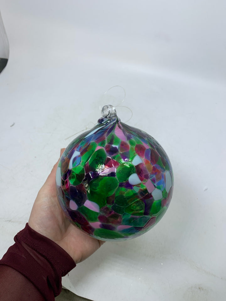 SPOTTED LARGE BLOWN GLASS SUNCATCHER ORB.
