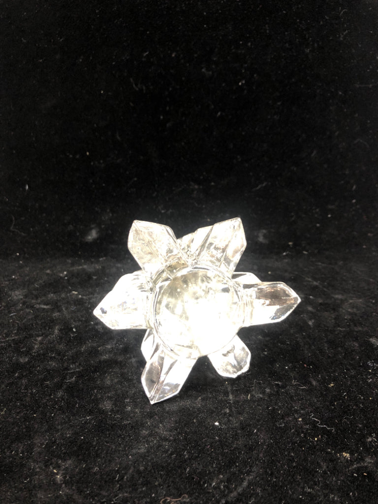 GLASS CHRISTMAS TREE PAPERWEIGHT.