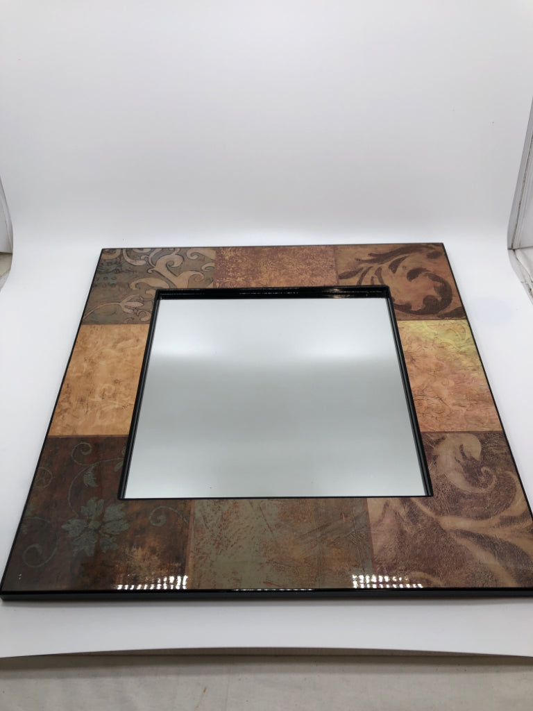 GLOSSED PATCHWORK DESIGN WALL MIRROR.