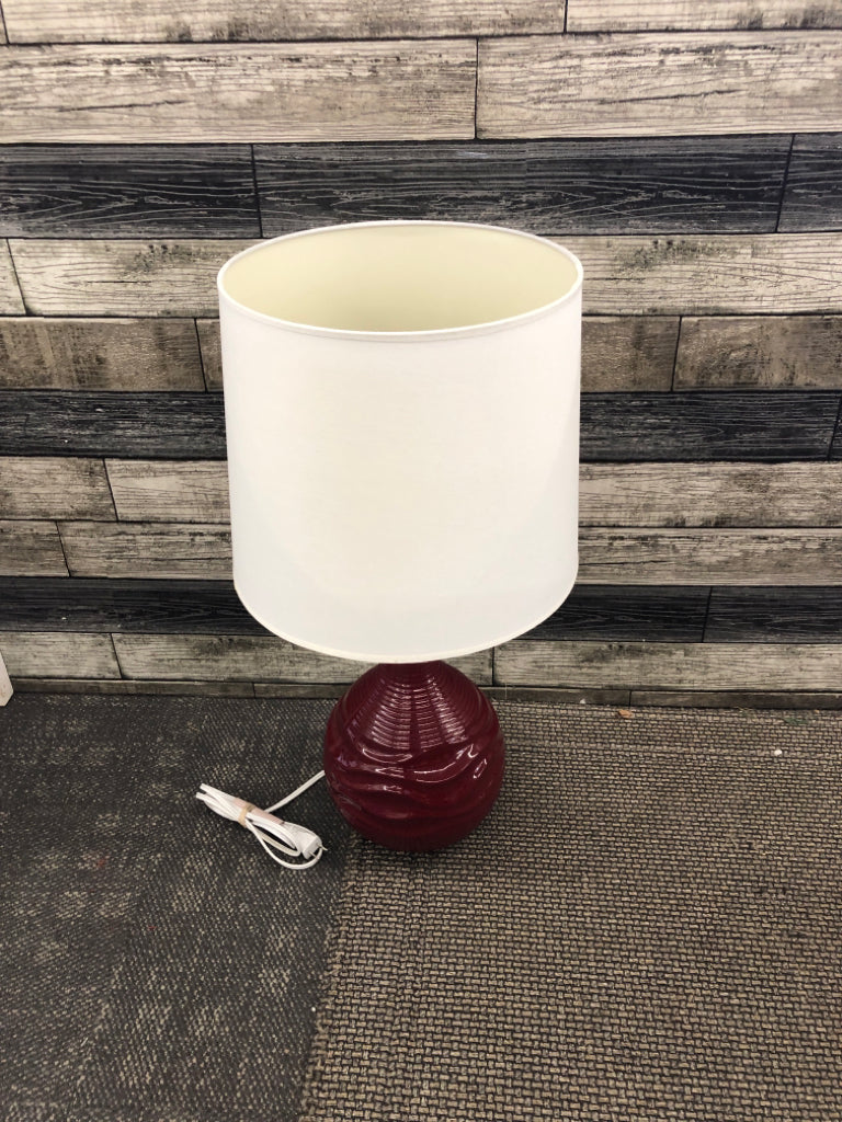 RED RIBBED BASE LAMP W WHITE SHADE.