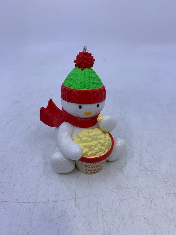 HALLMARK SNOWMAN ORNAMENT