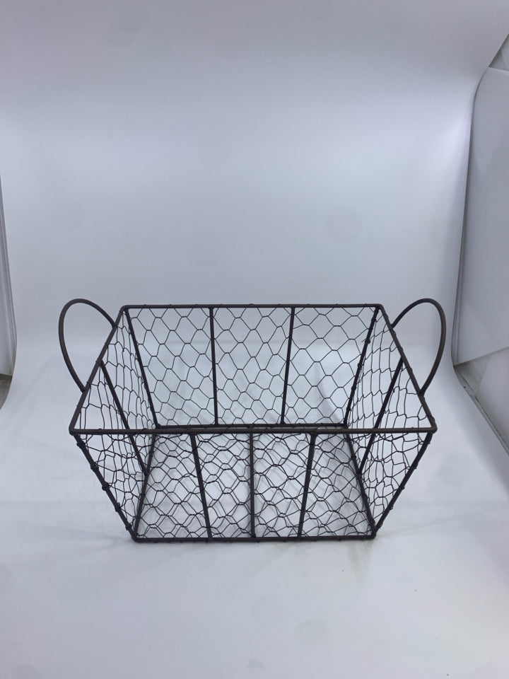 BROWN CHICKEN WIRE BASKET W/2 HANDLES.