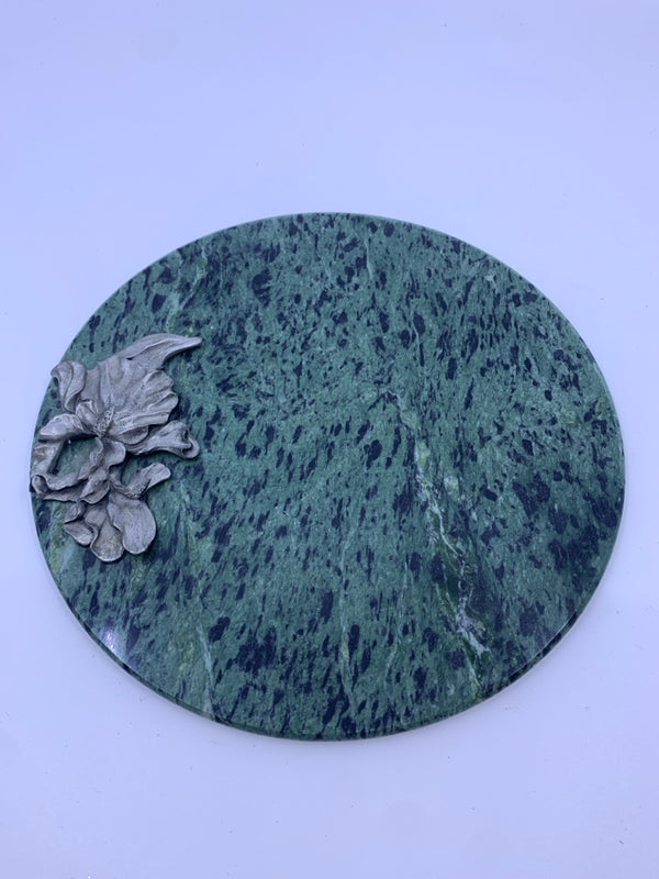 GREEN MARBLE SERVING TRAY WITH PEWTER FLOWER.