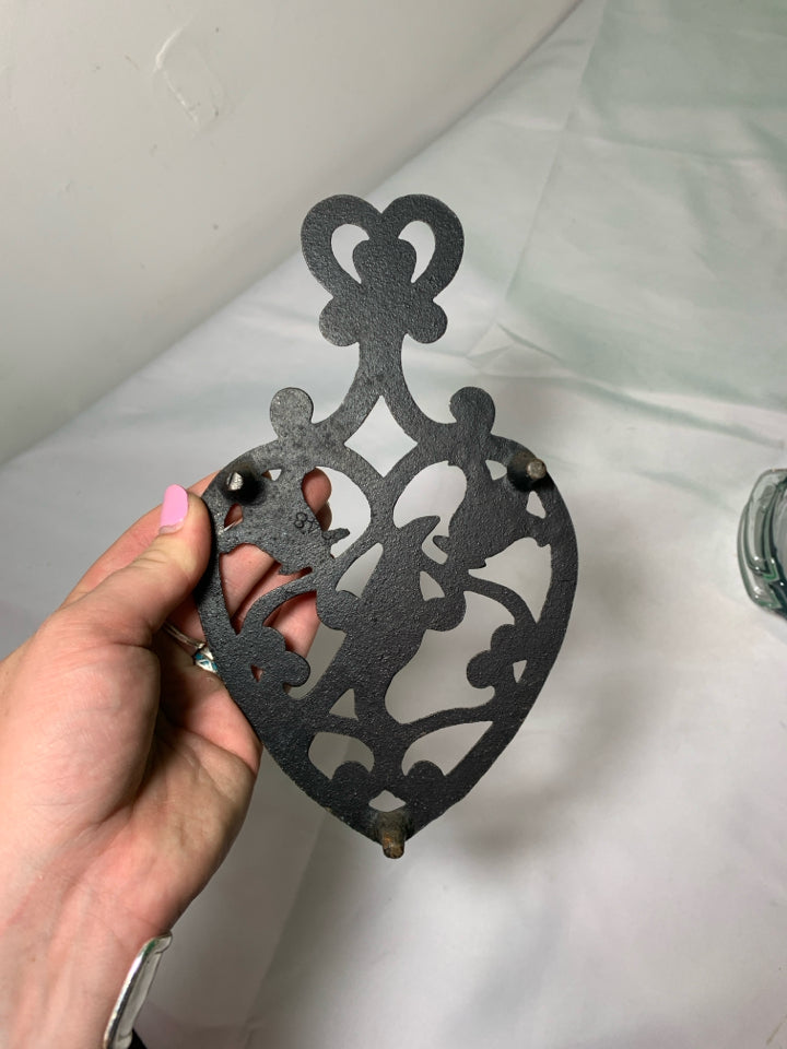 VTG CAST IRON BIRD HEART TRIVET.