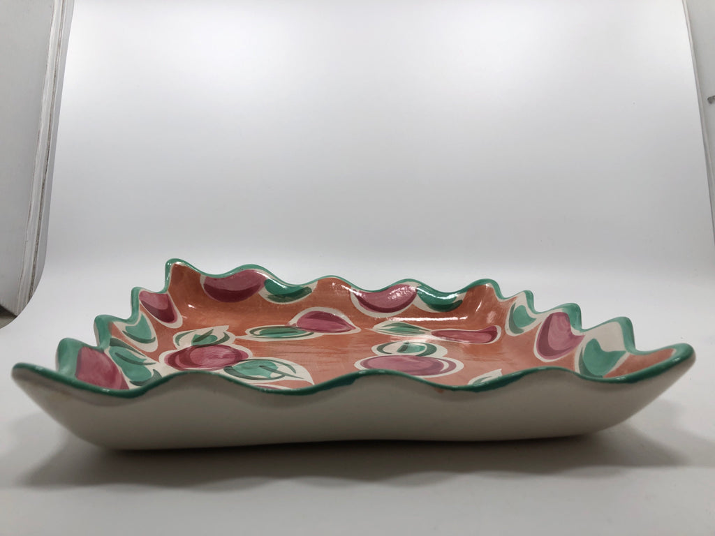 FIORIWARE & JARDINWARE SCALLOPED EDGE CHERRY DISH.