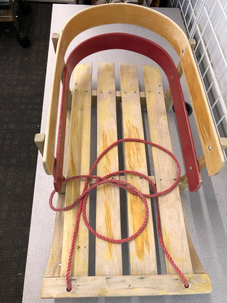 CANADIAN WOOD SLED DECOR.
