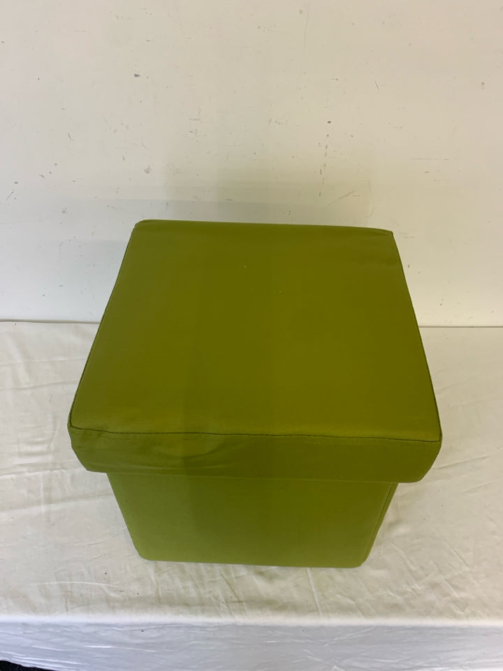 GREEN FOLDABLE FOOT CUBE OTTOMAN W/ TRAY.