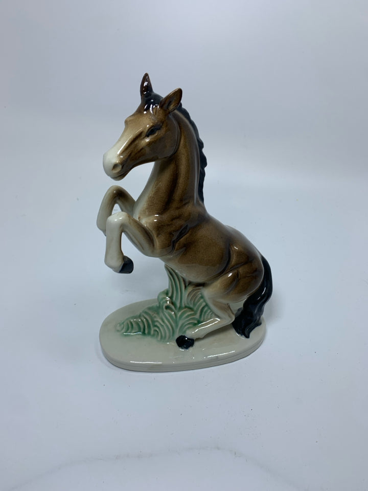 VTG HORSE STANDING UP ON BACK LEGS FERN FIGURINE.
