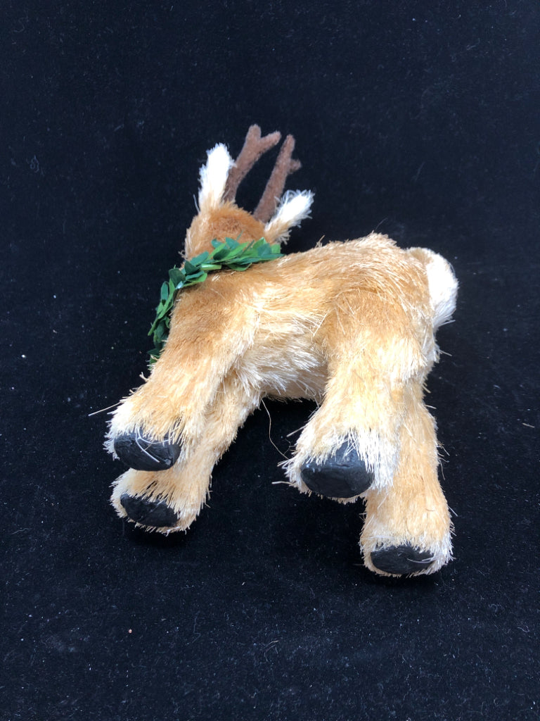 SMALL STRAW STANDING REINDEER.
