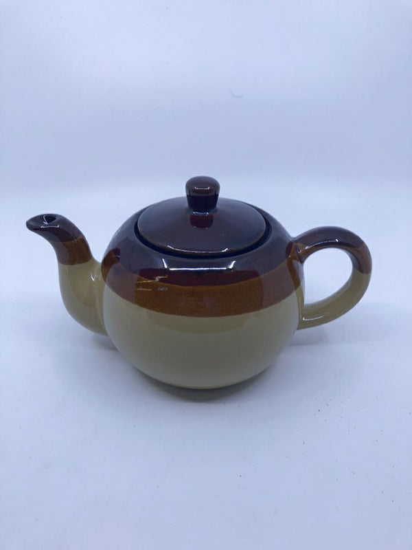 2 TONED BROWN TEAPOT.