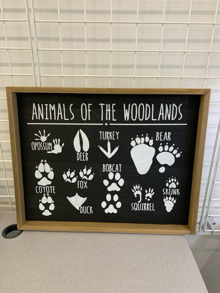 ANIMALS OF THE WOODLANDS IN WOOD FRAME.