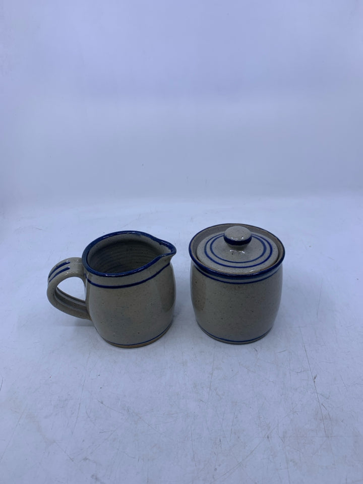 2 PC SUG/CREAMER SET GREY BLUE EDGES CAT TAILS.