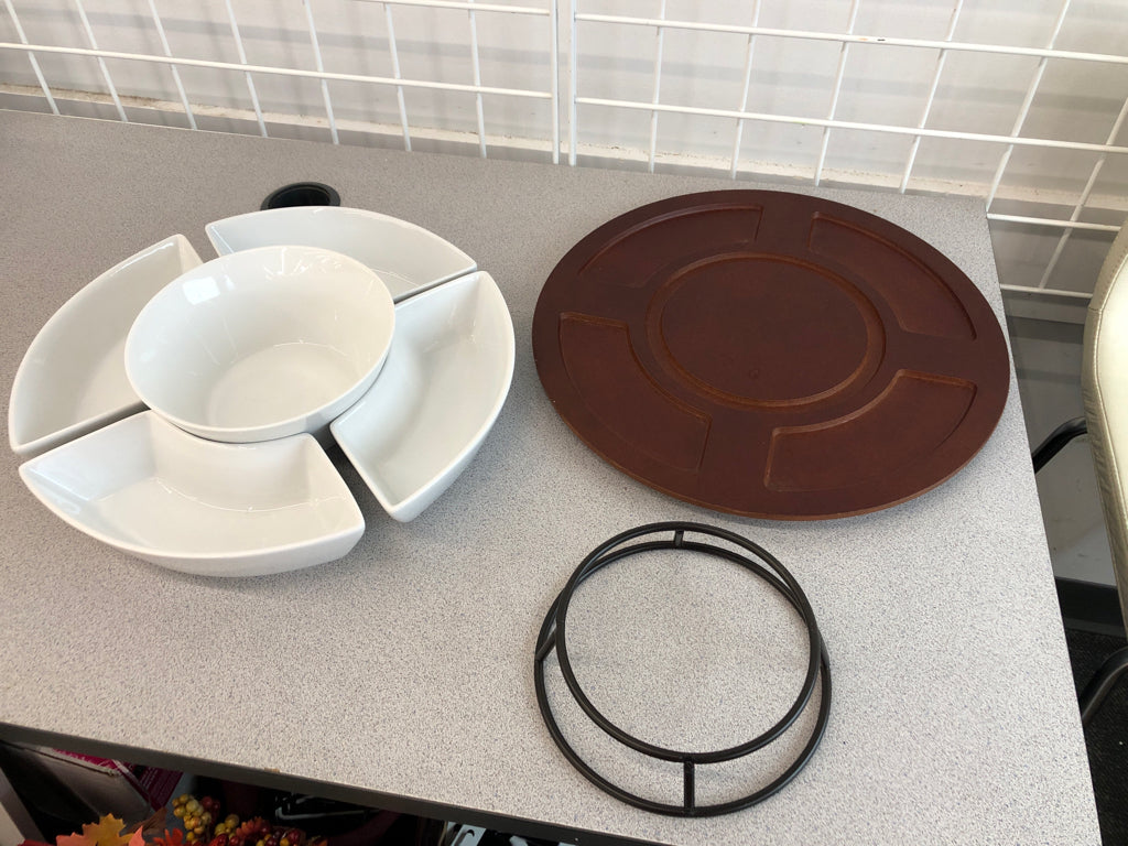 6PC WHITE CERAMIC SERVING SET ON WOOD TRAY.