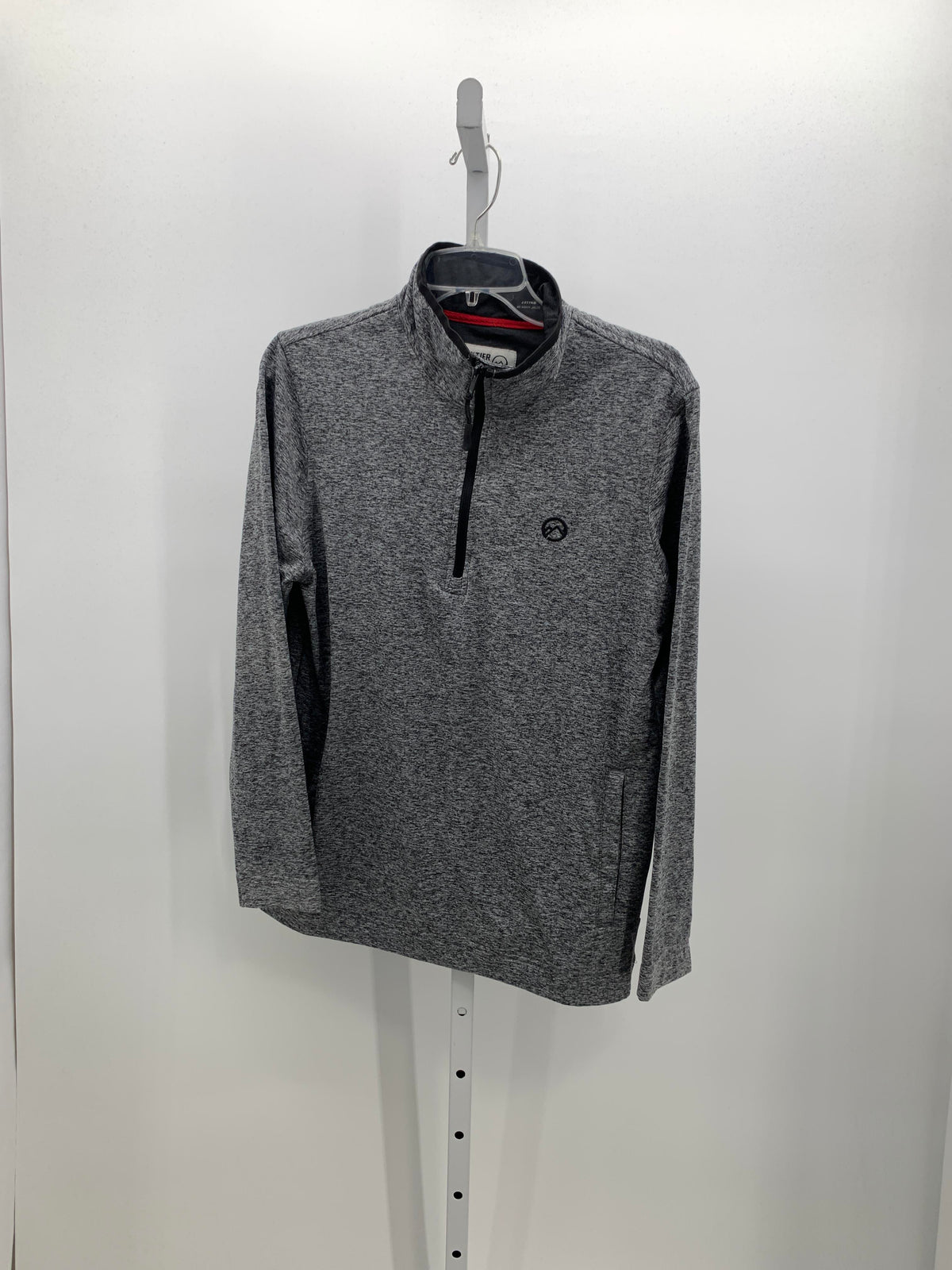 PARTIAL ZIP KNIT.