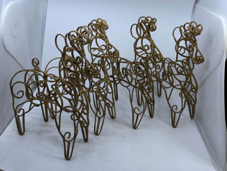 6PC GOLD METAL REINDEER AND SLEIGH SET.