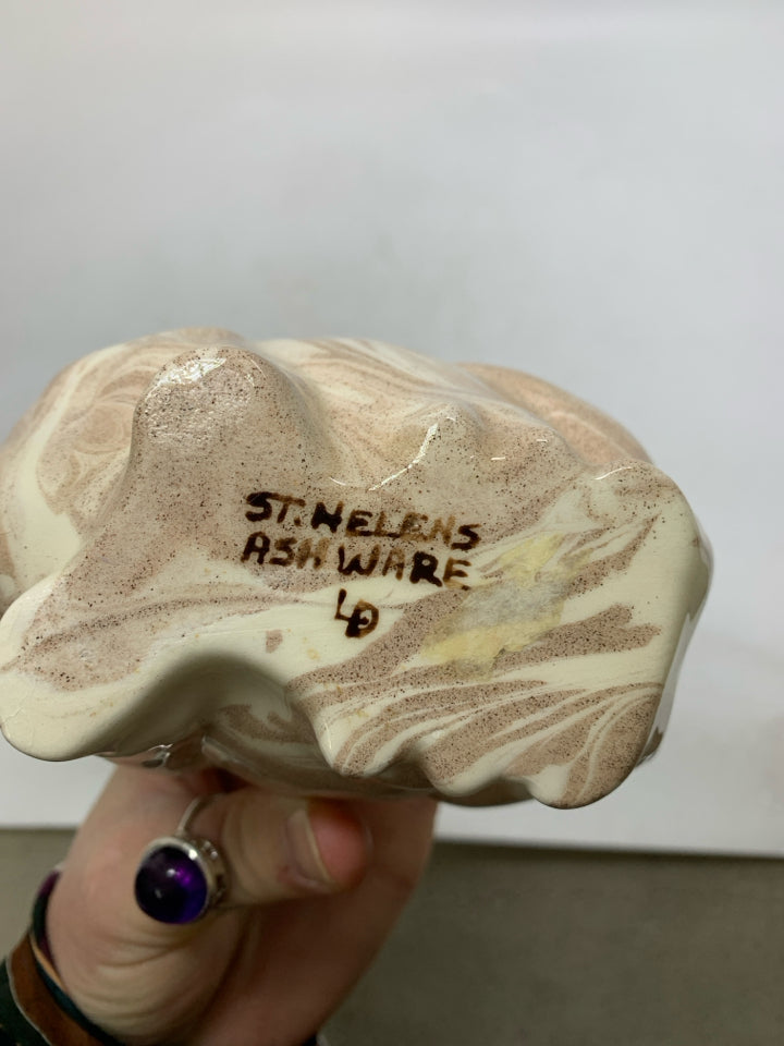 VTG ST HELENS ASHWARE COW SHAPED CREAMER TAN/CREAM.