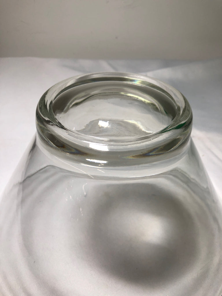 HEAVY FOOTED CLEAR GLASS SALAD BOWL.