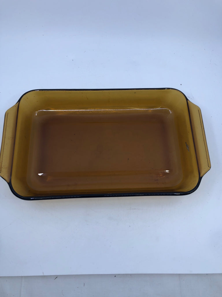 AMBER GLASS BAKING DISH.
