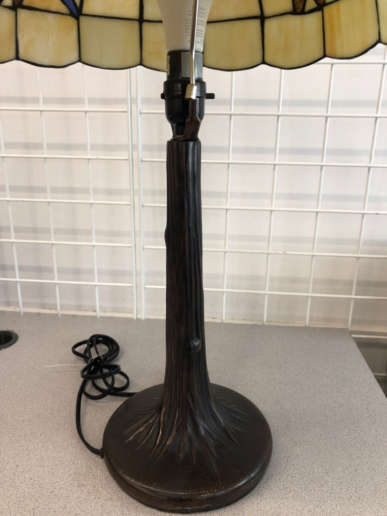 DRAGONFLY STAINED GLASS LAMP.