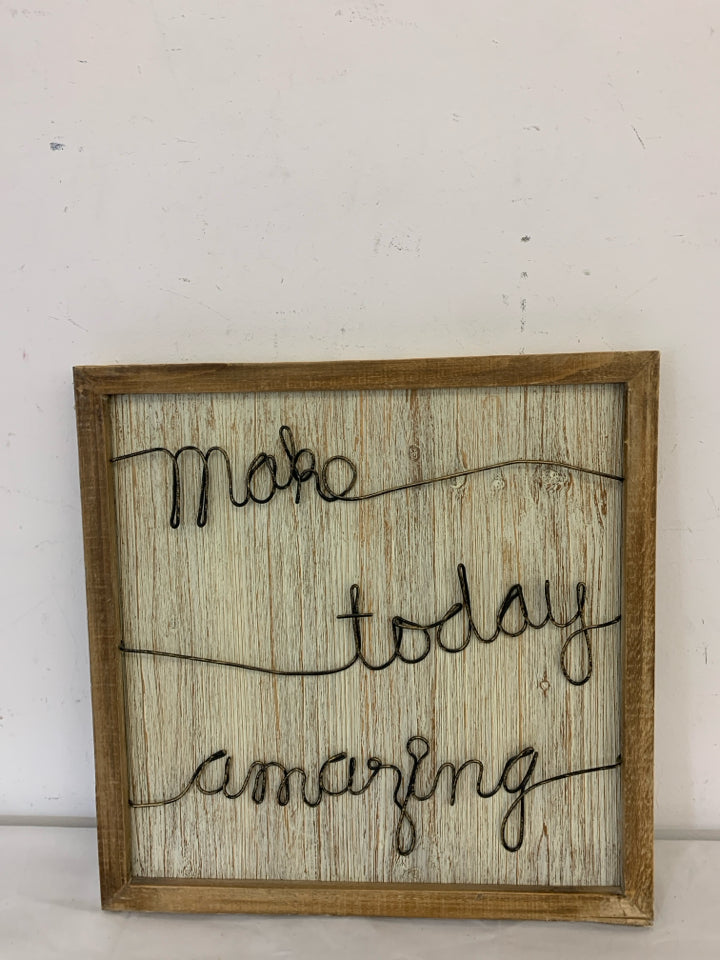 MAKE TODAY WOOD WALL HANGING.