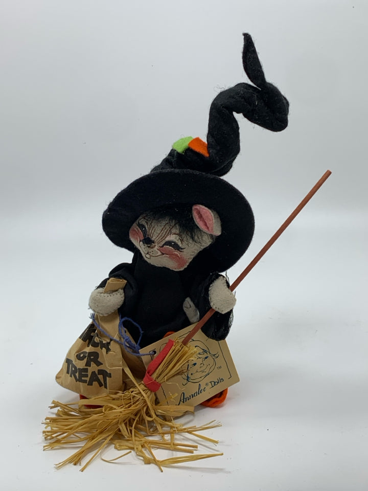 ANNA LEE WITCH MOUSE.