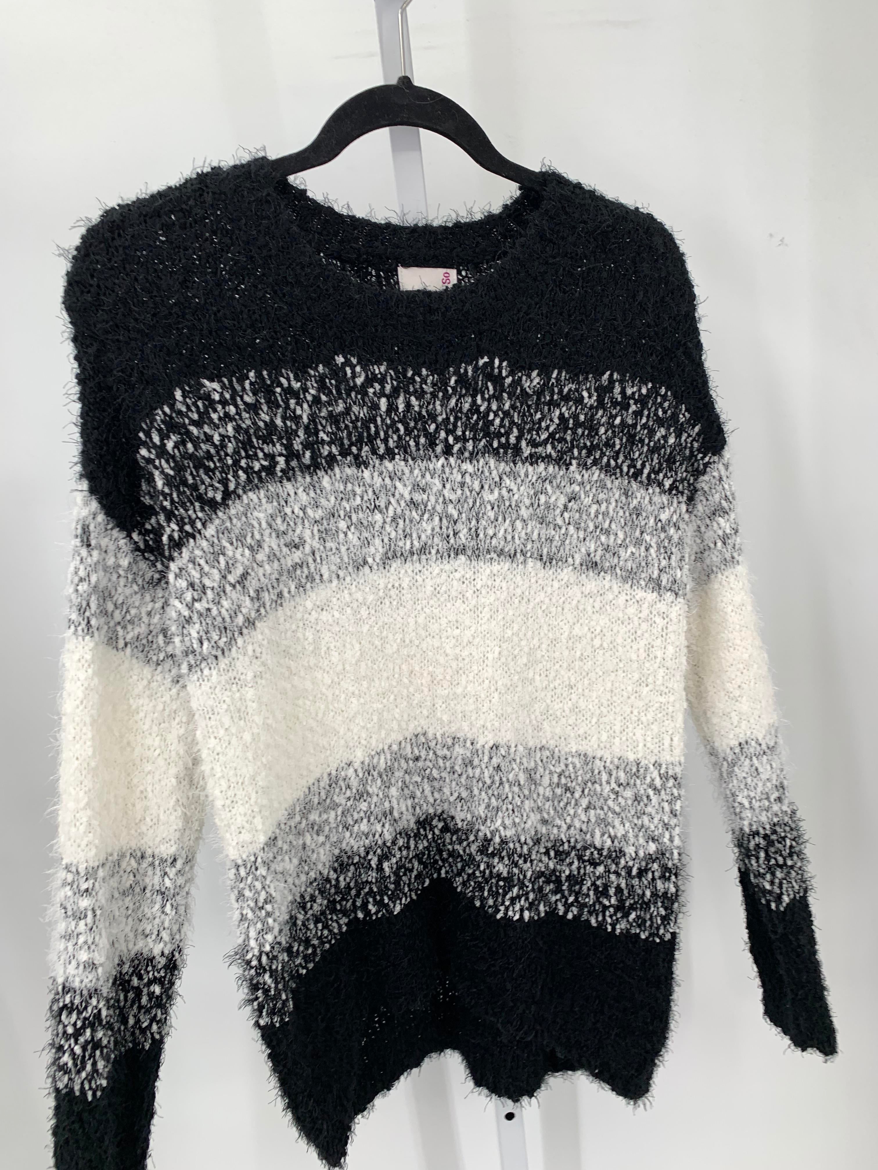 SO Size Medium Juniors Long Sleeve Sweater
