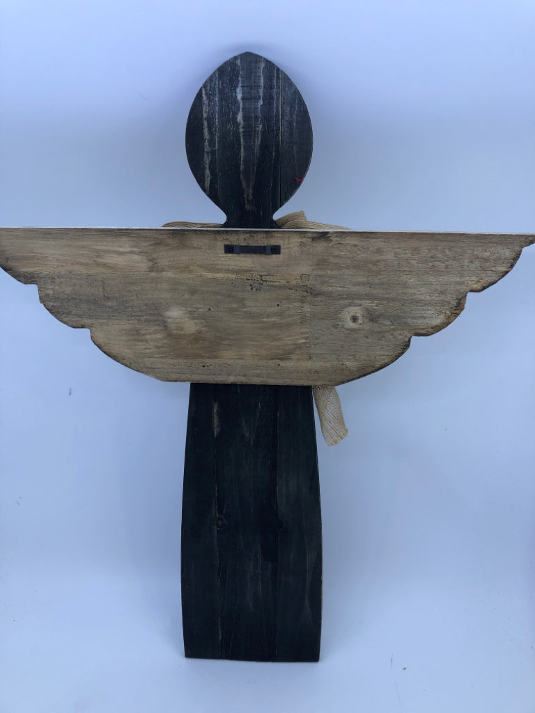 BLACK WOODEN ANGEL/WHITE WINGS & BROWN BOW WALL HANGING.