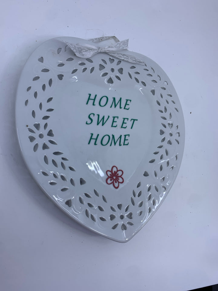WHITE HOME SWEET HOME HEART DECOR.