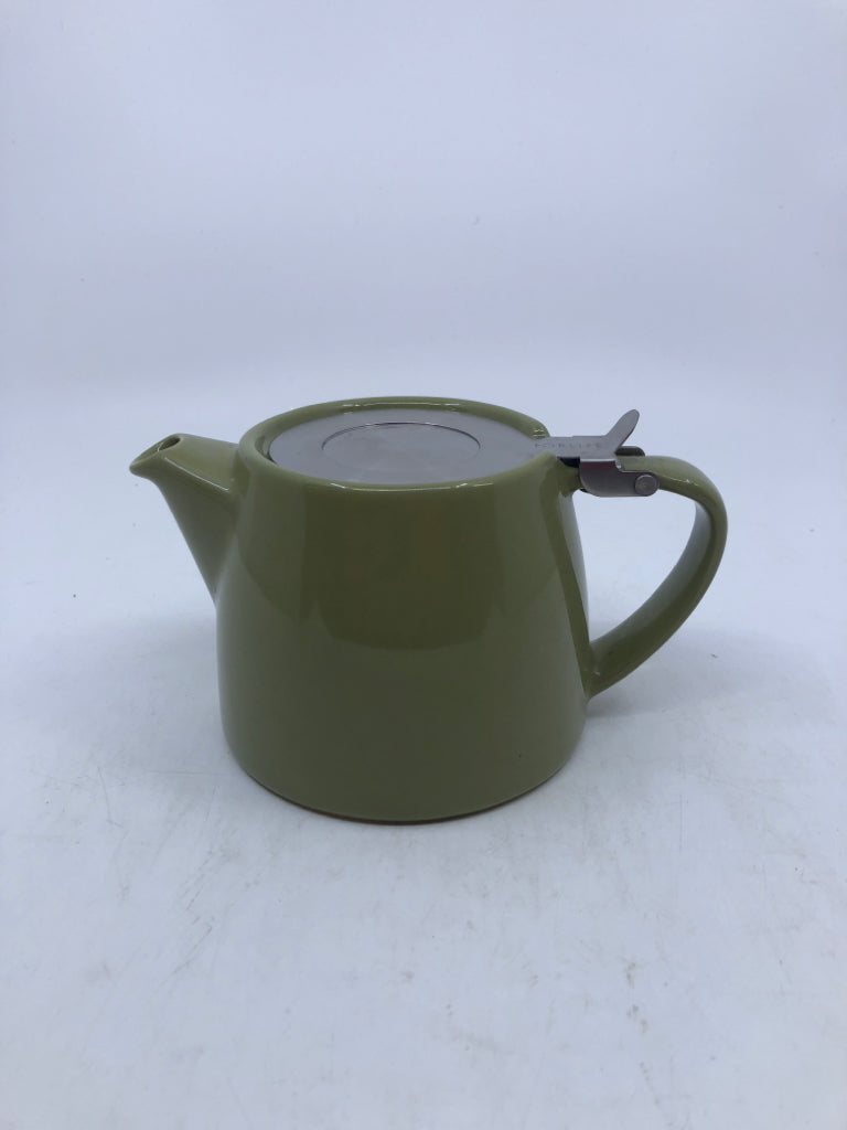 GREEN FORLIFE TEAPOT.