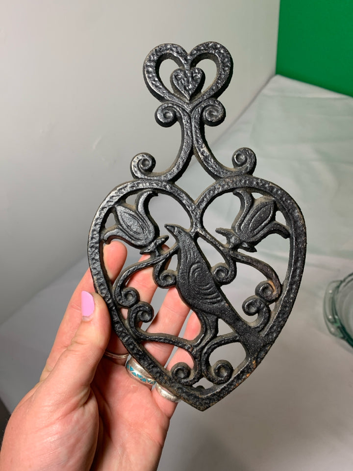 VTG CAST IRON BIRD HEART TRIVET.
