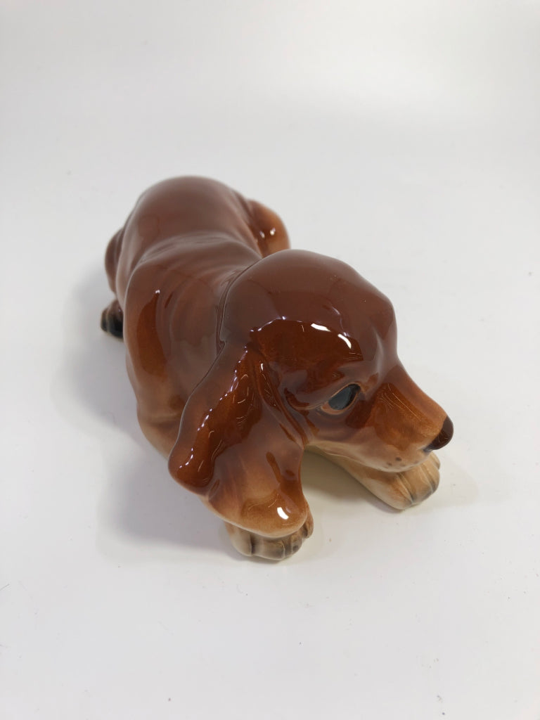 VTG GLAZED CERAMIC DOG- DACHSHUND? FIGURINE.